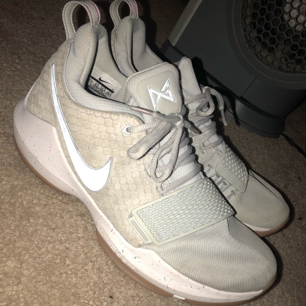 Paul George basketball shoes